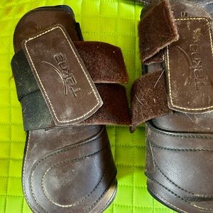 Tekne leather medium sized horse boots